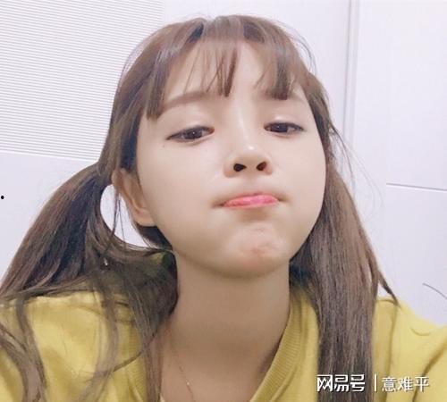 吃瓜网红两字网名女,揭秘网络红人的甜蜜与苦涩  第1张